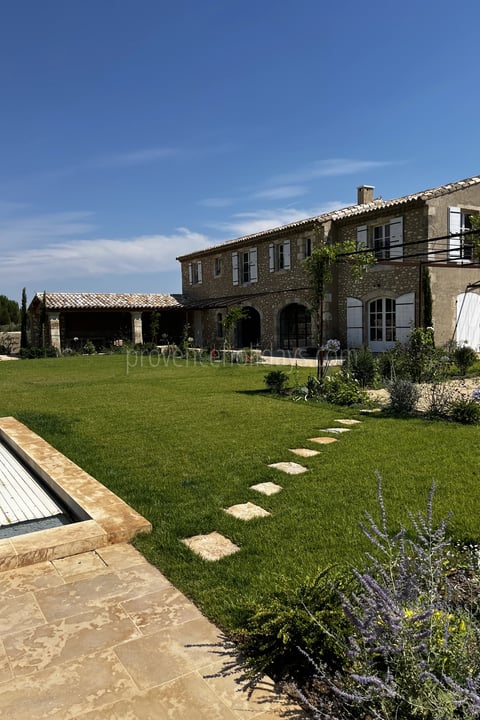20 - Provençal mas in Eygalières: Villa: Exterior
