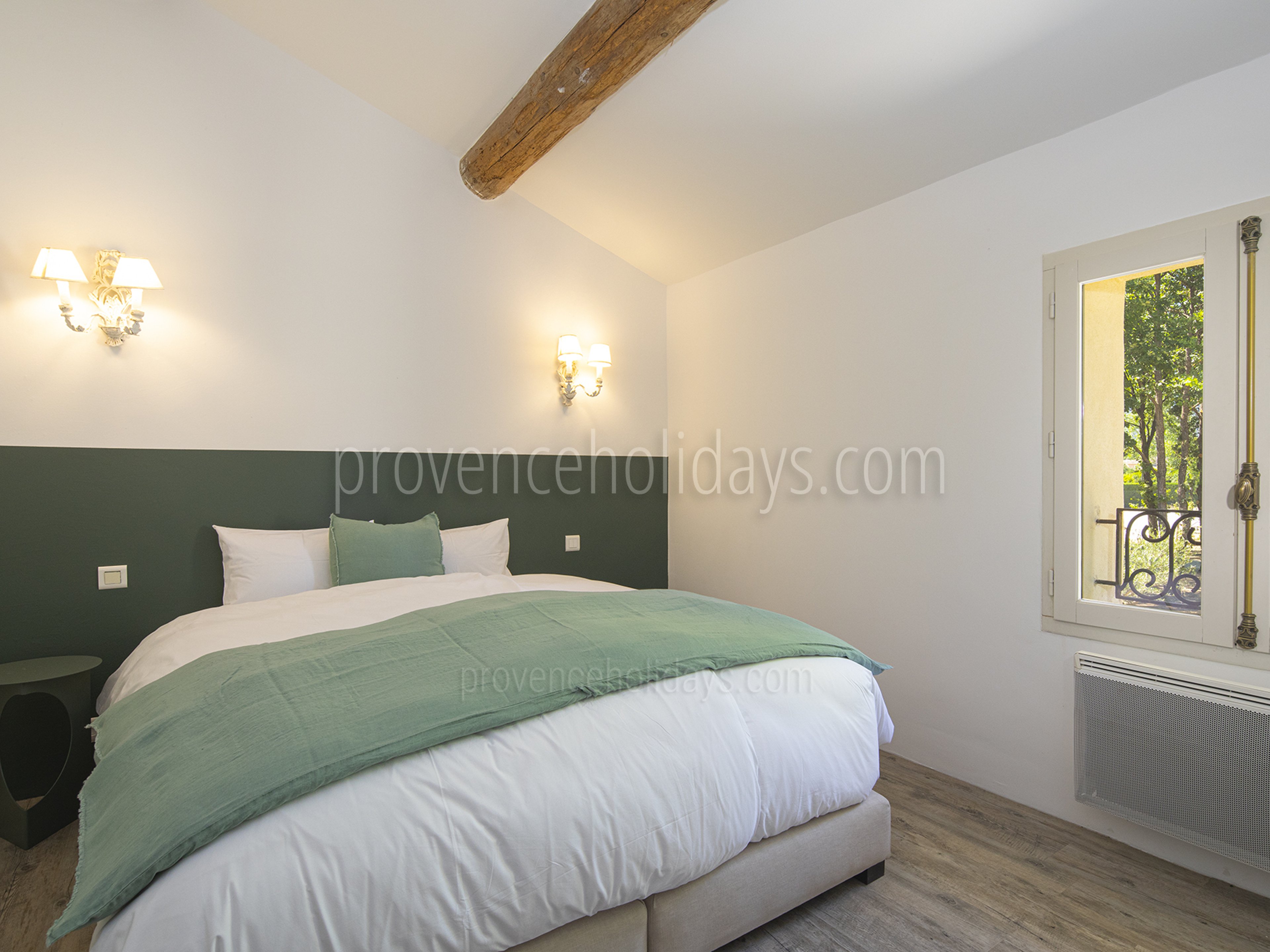42 - Mas du Carlet: Villa: Bedroom