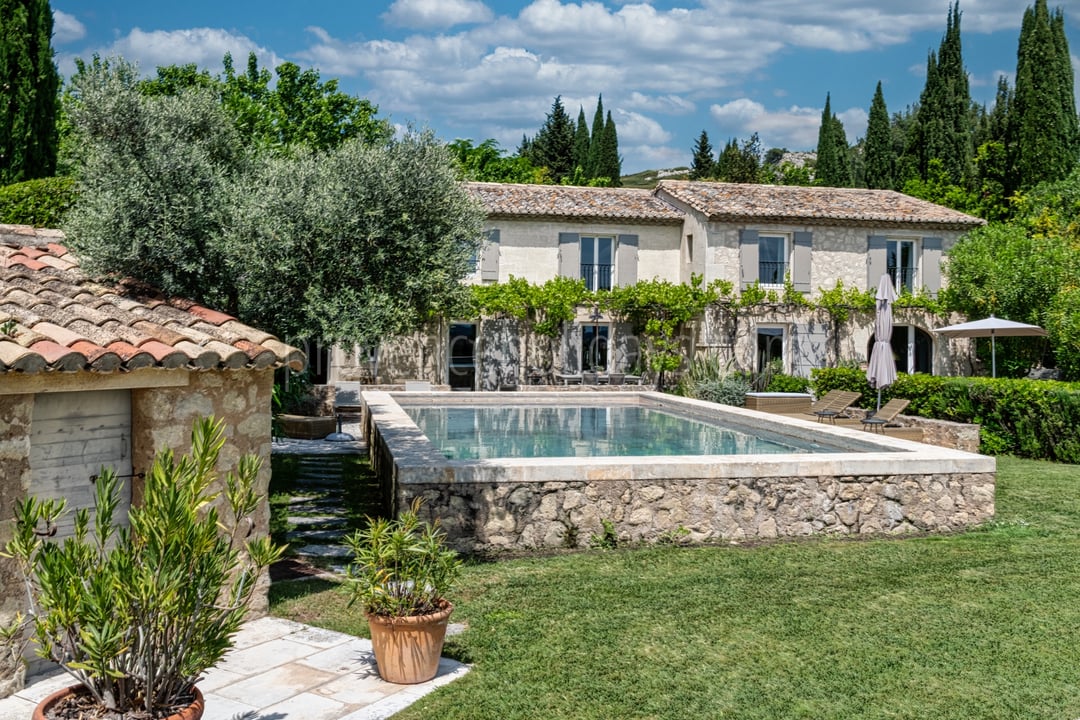Mas met verwarmd zwembad in Maussane-les-Alpilles - Zwembad