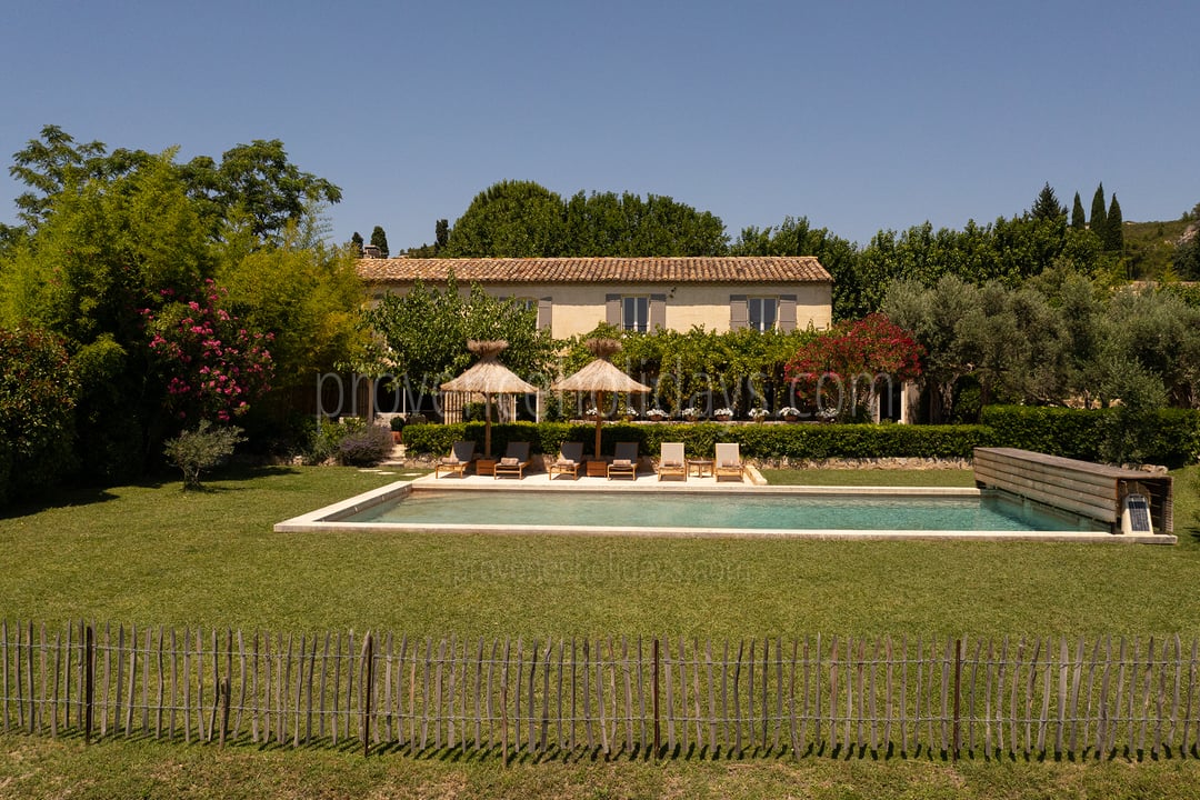 8 - Le Mas des Lauriers: Villa: Exterior