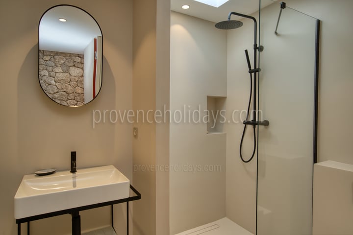 17 - Refuge d\'Azur: Villa: Bathroom