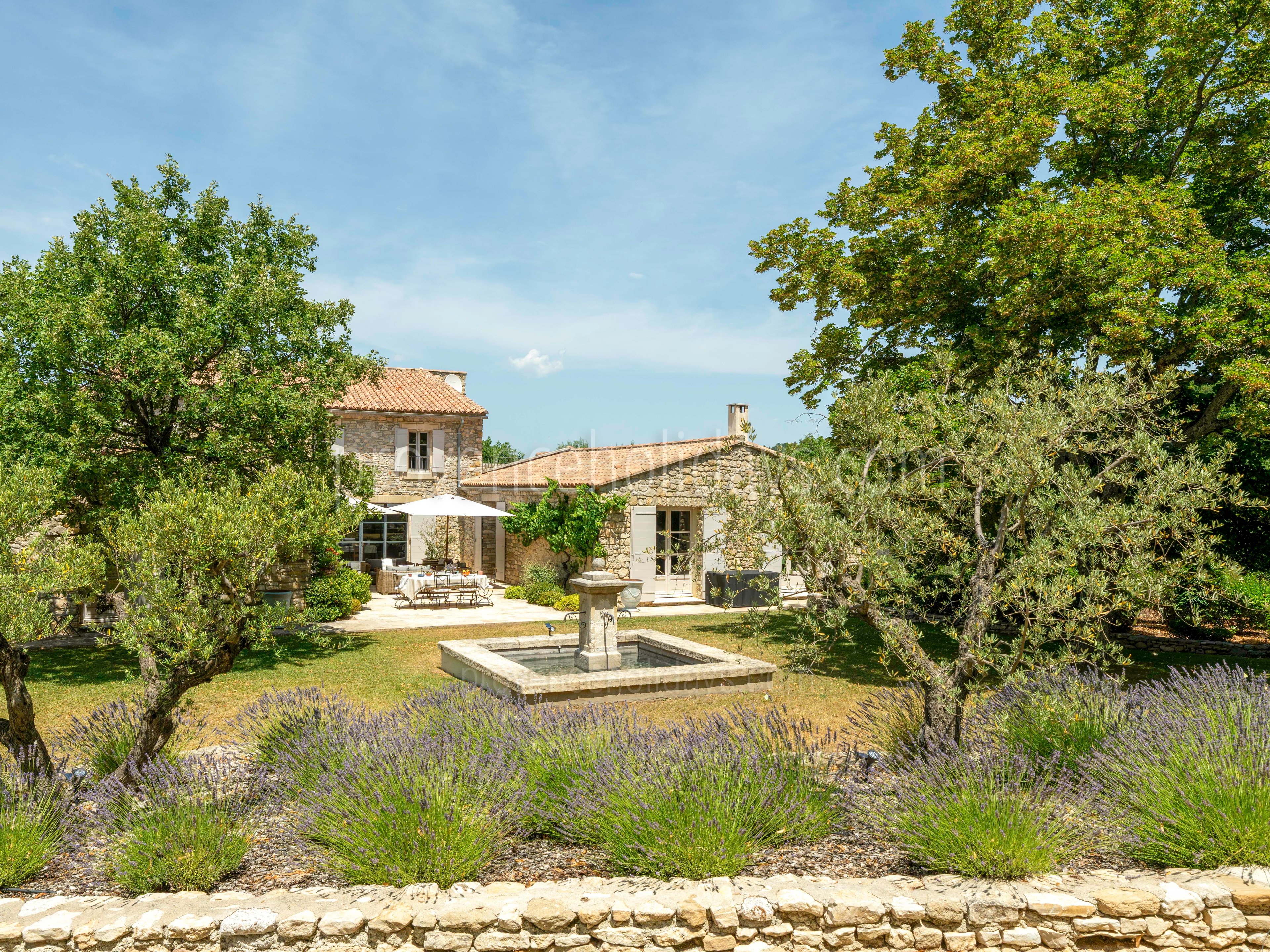 50 - Mas de Saint-Jean: Villa: Exterior