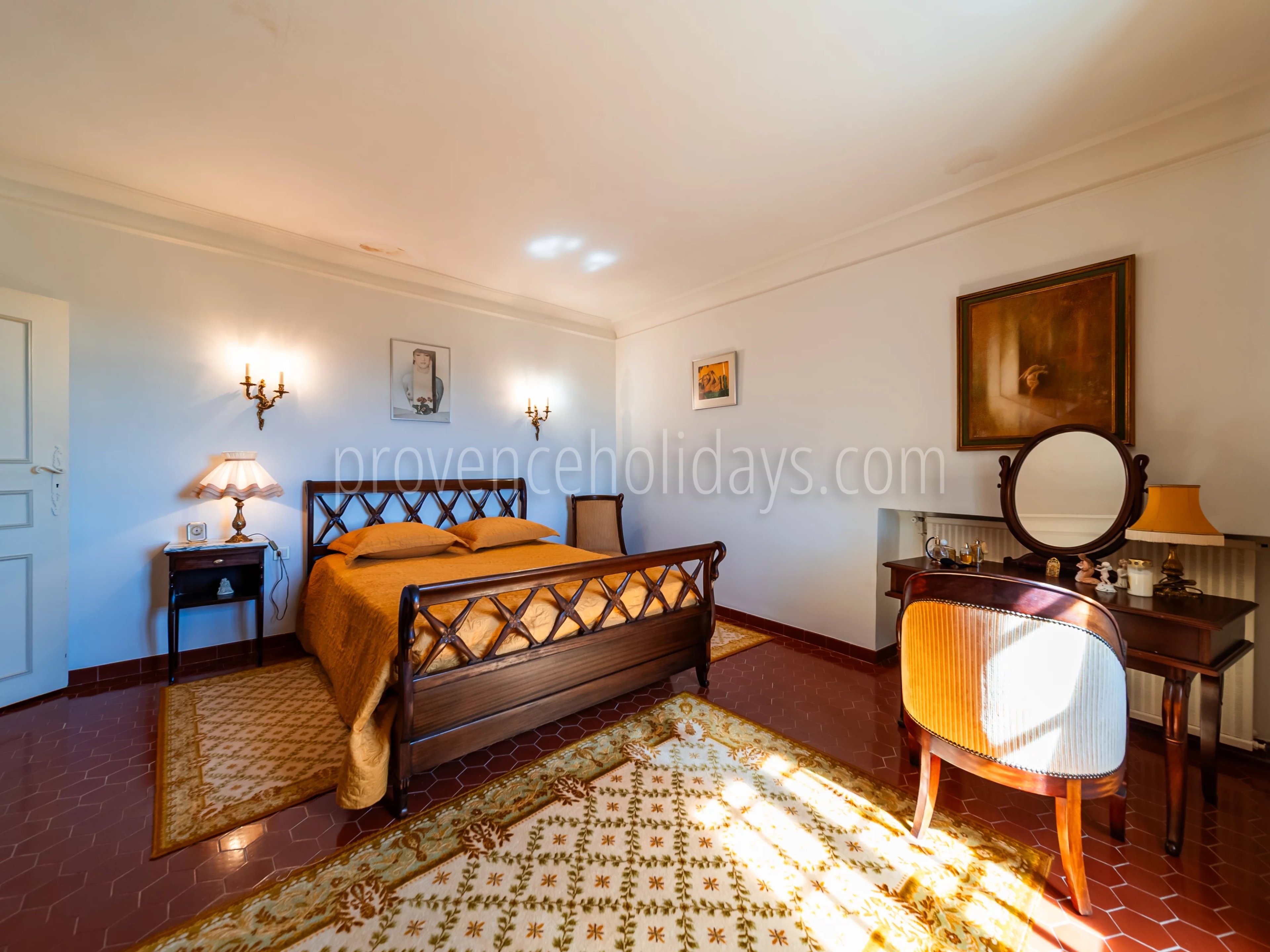 20 - Character mas in Gordes: Villa: Bedroom