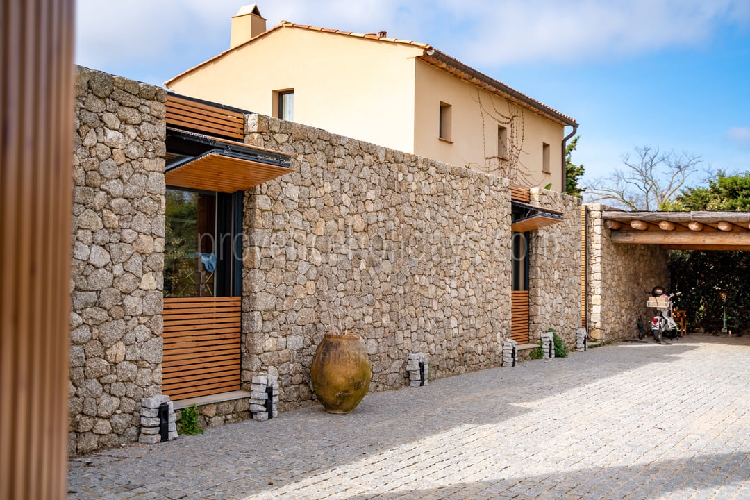 15 - Refuge d\'Azur: Villa: Exterior