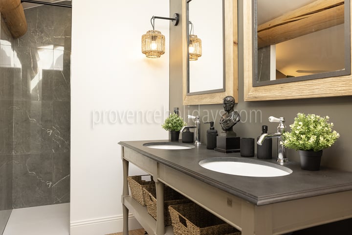 53 - Mas Baroche: Villa: Bathroom