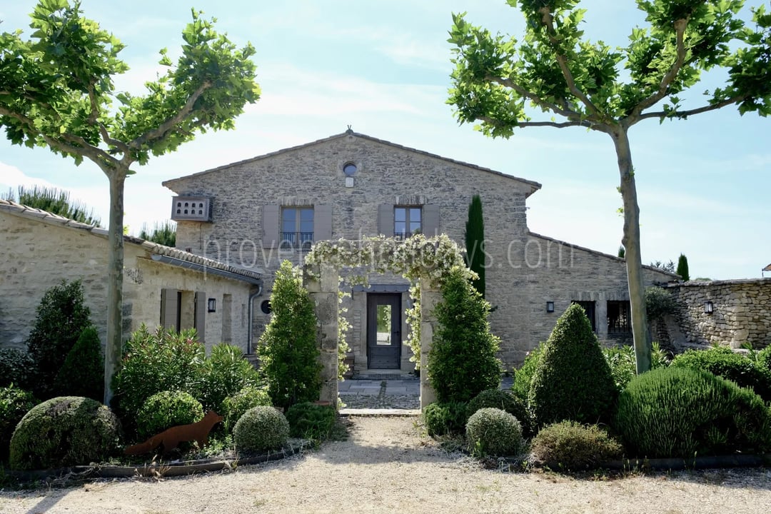 5 - Mas 1850 in Gordes: Villa: Exterior