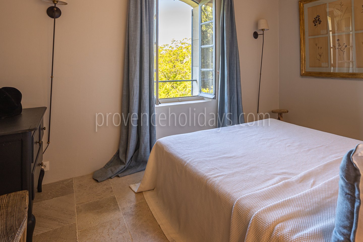31 - Le Mazet des Collines: Villa: Bedroom