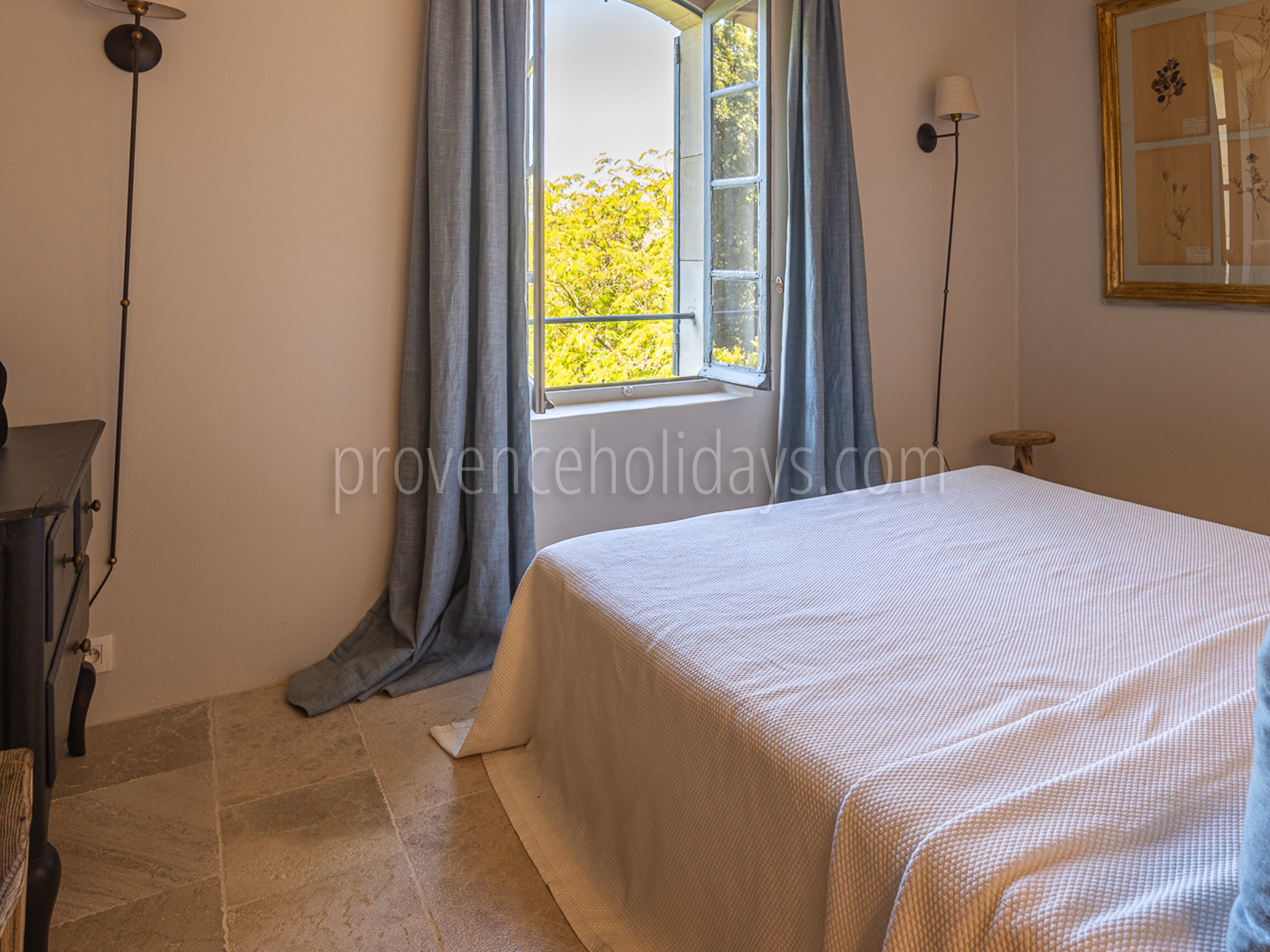 31 - Le Mazet des Collines: Villa: Bedroom