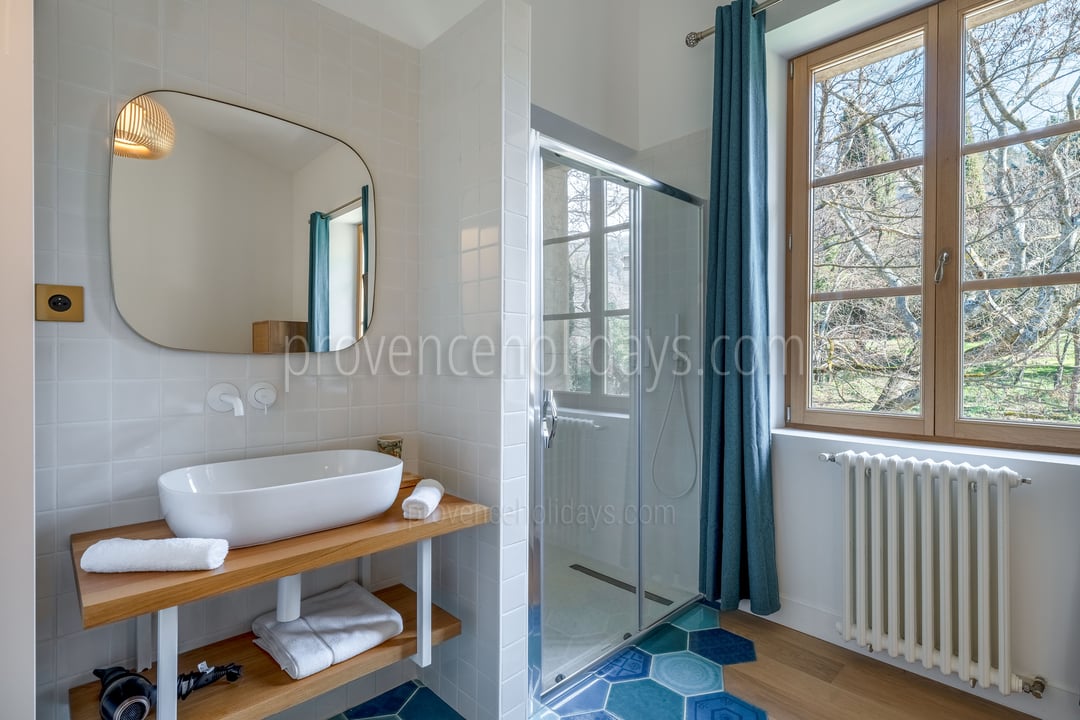 35 - Mas de Bellevue: Villa: Bathroom