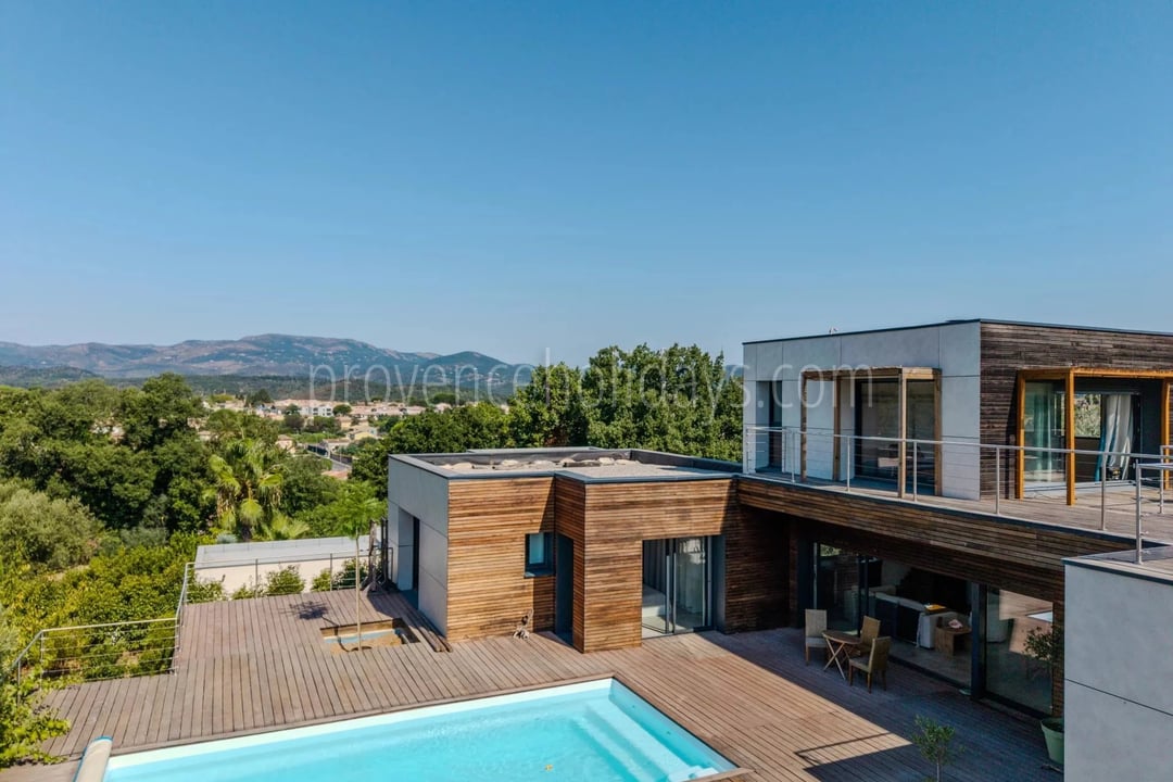 13 - Maison contemporaine à Grimaud: Villa: Exterior