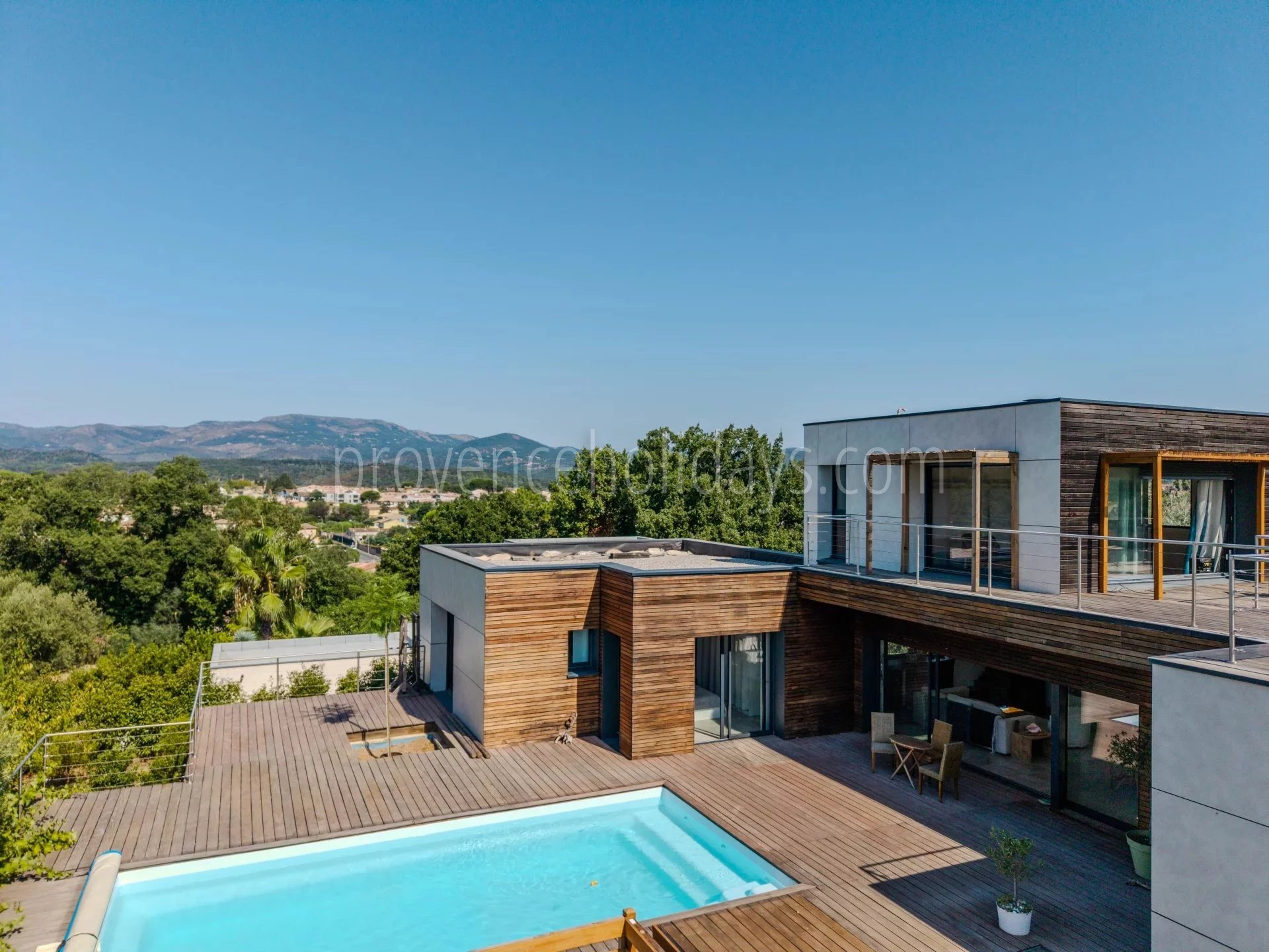 13 - Maison contemporaine à Grimaud: Villa: Exterior