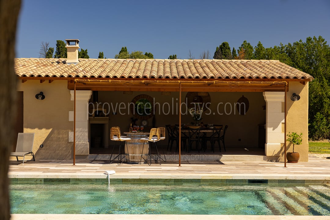 21 - Mas des deux Mûriers: Villa: Exterior