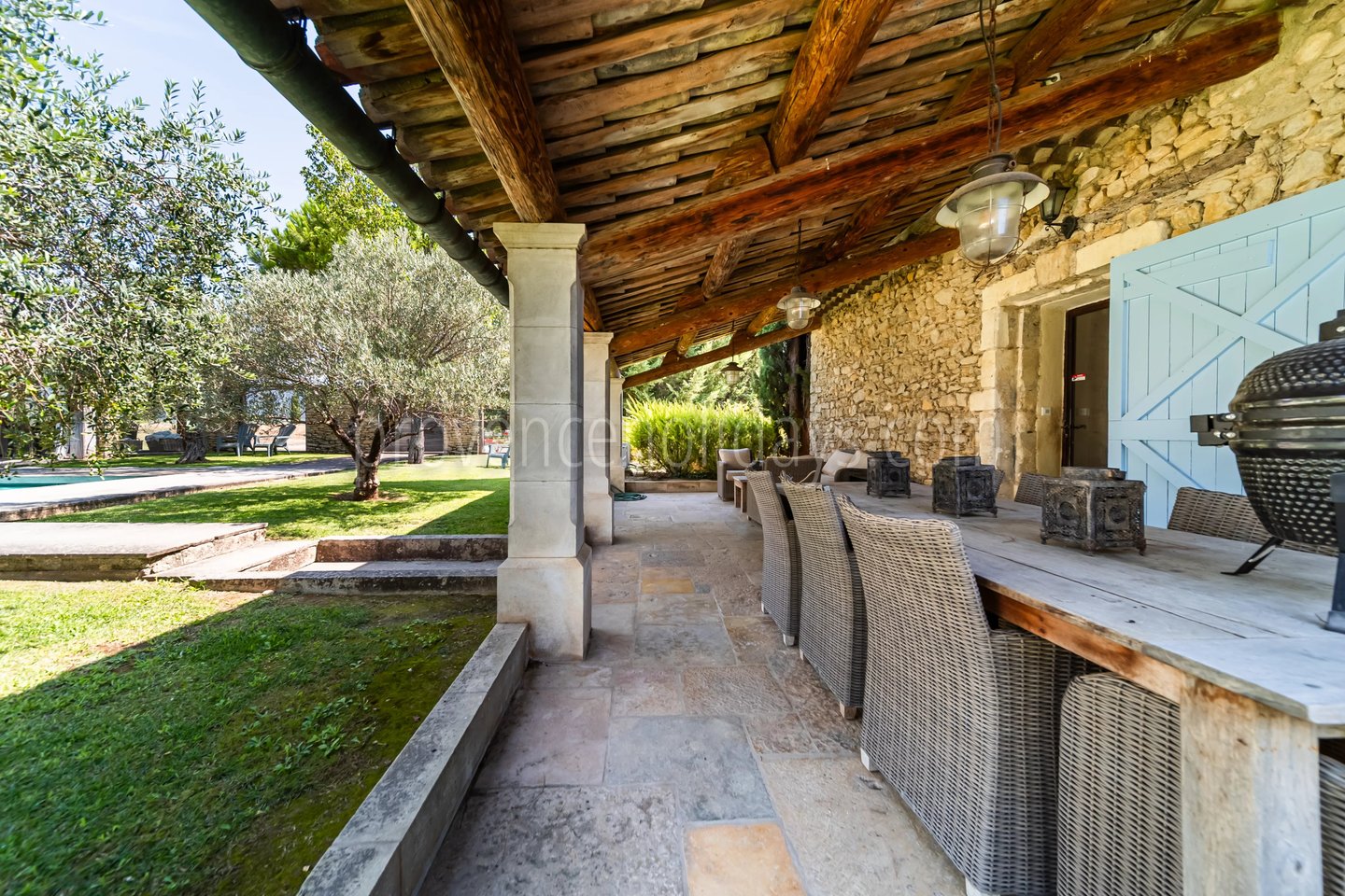 21 - Hameau en pierre à L\'Isle-sur-la-Sorgue: Villa: Exterior