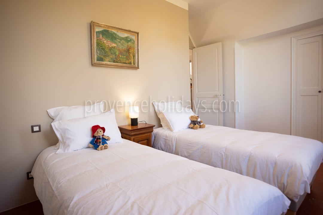 10 - Domaine Ora: Villa: Bedroom