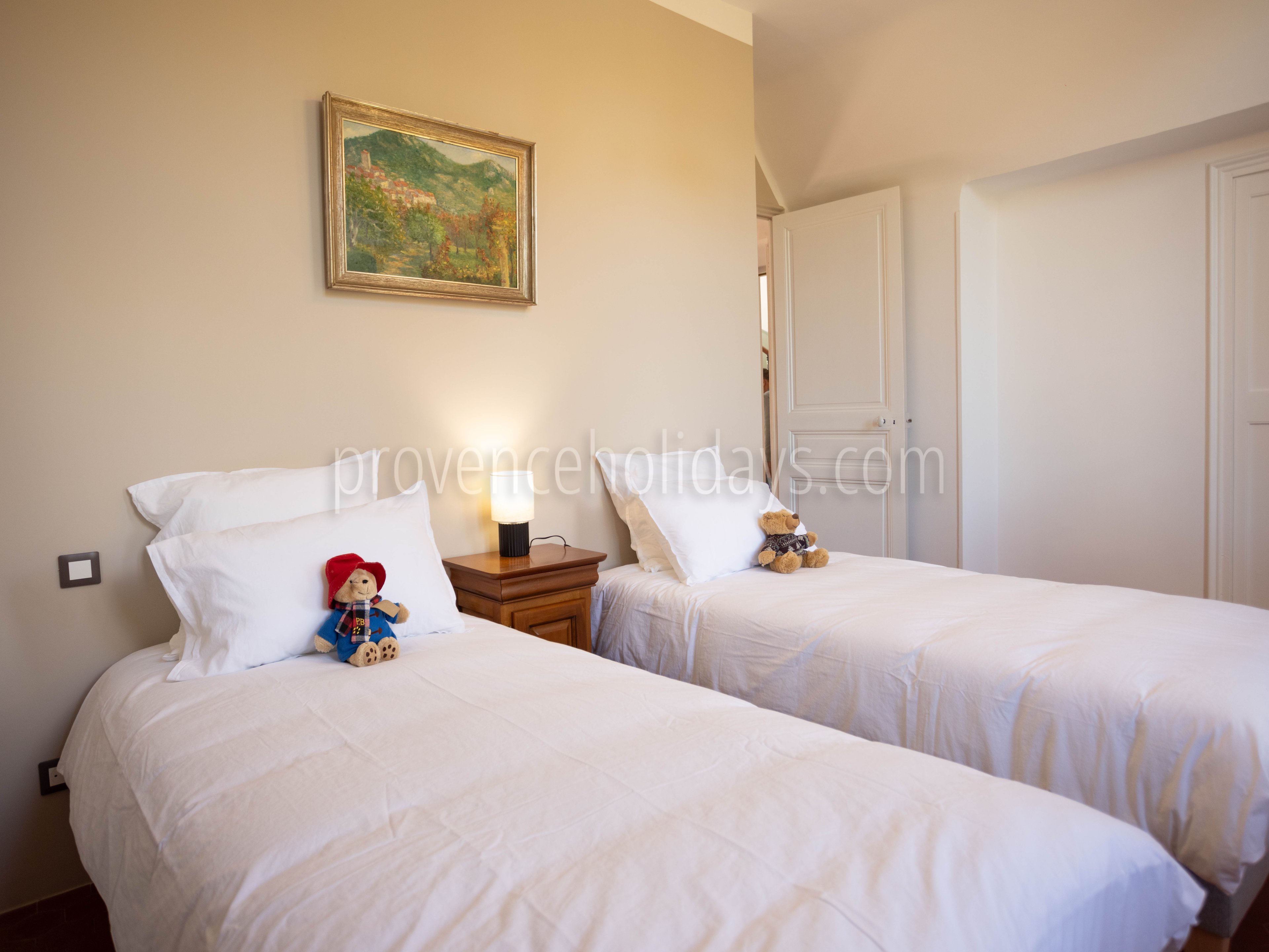 10 - Domaine Ora: Villa: Bedroom
