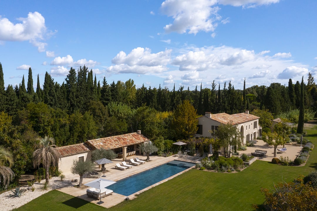 Uitzonderlijk pand met tennisbaan in Saint-Rémy-de-Provence