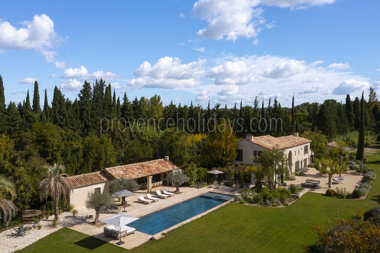 1 - Mas du Paradis: Villa: Exterior