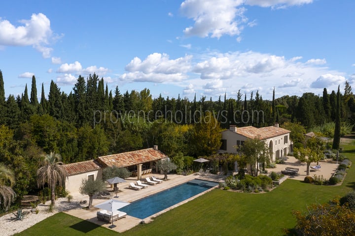Property with tennis court in Saint-Rémy-de-Provence