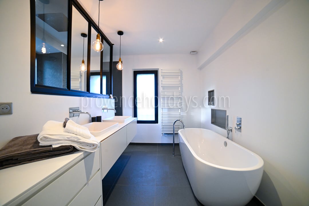 39 - Mas de la Source: Villa: Bathroom 1