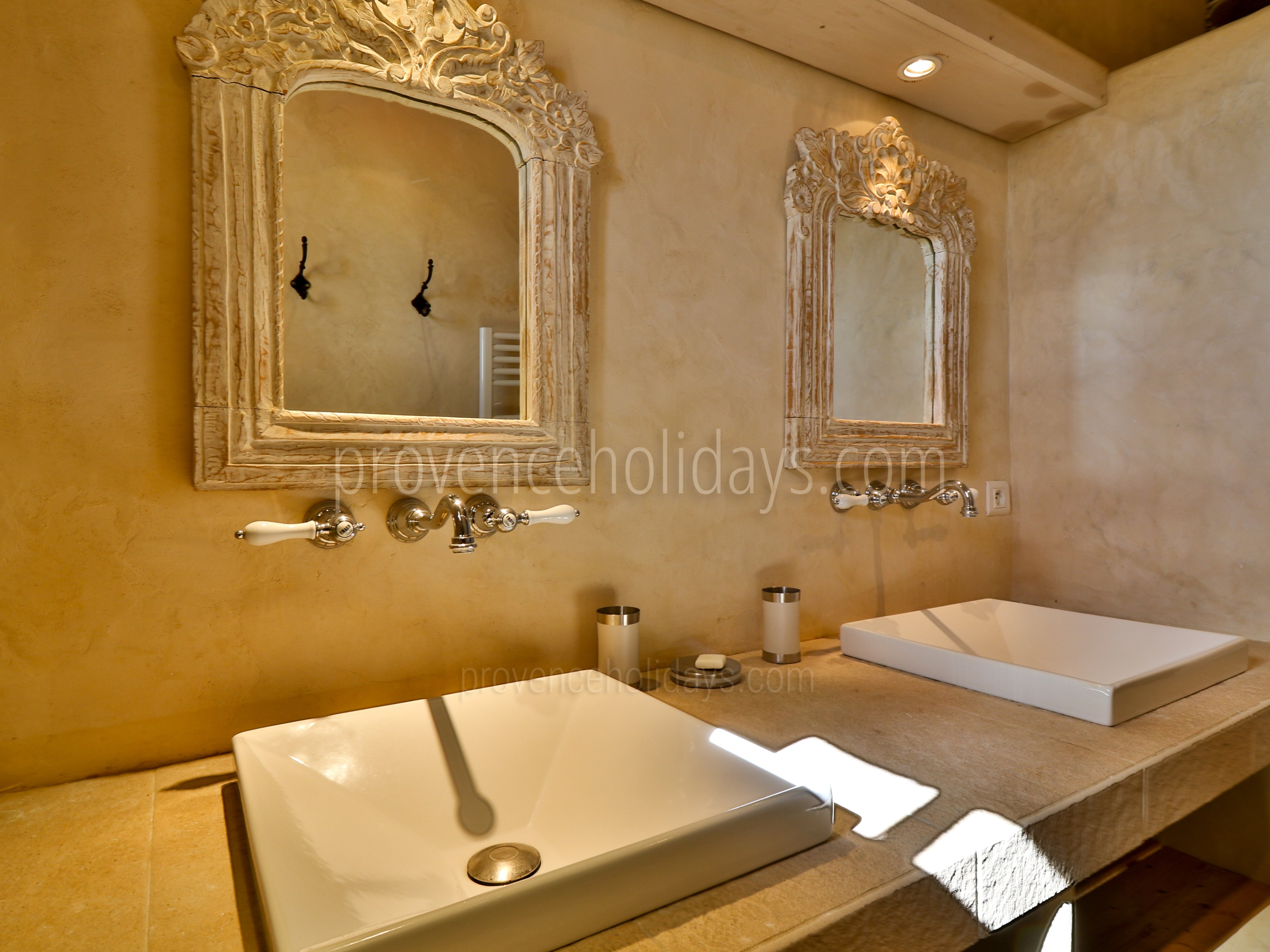 51 - Mas de Beaumes: Villa: Bathroom