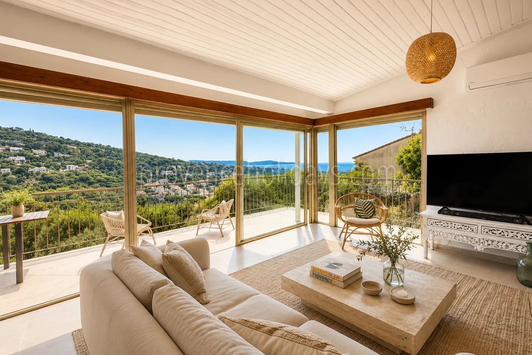 3 - Villa with pool in Cavalaire-sur-Mer: Villa: Interior