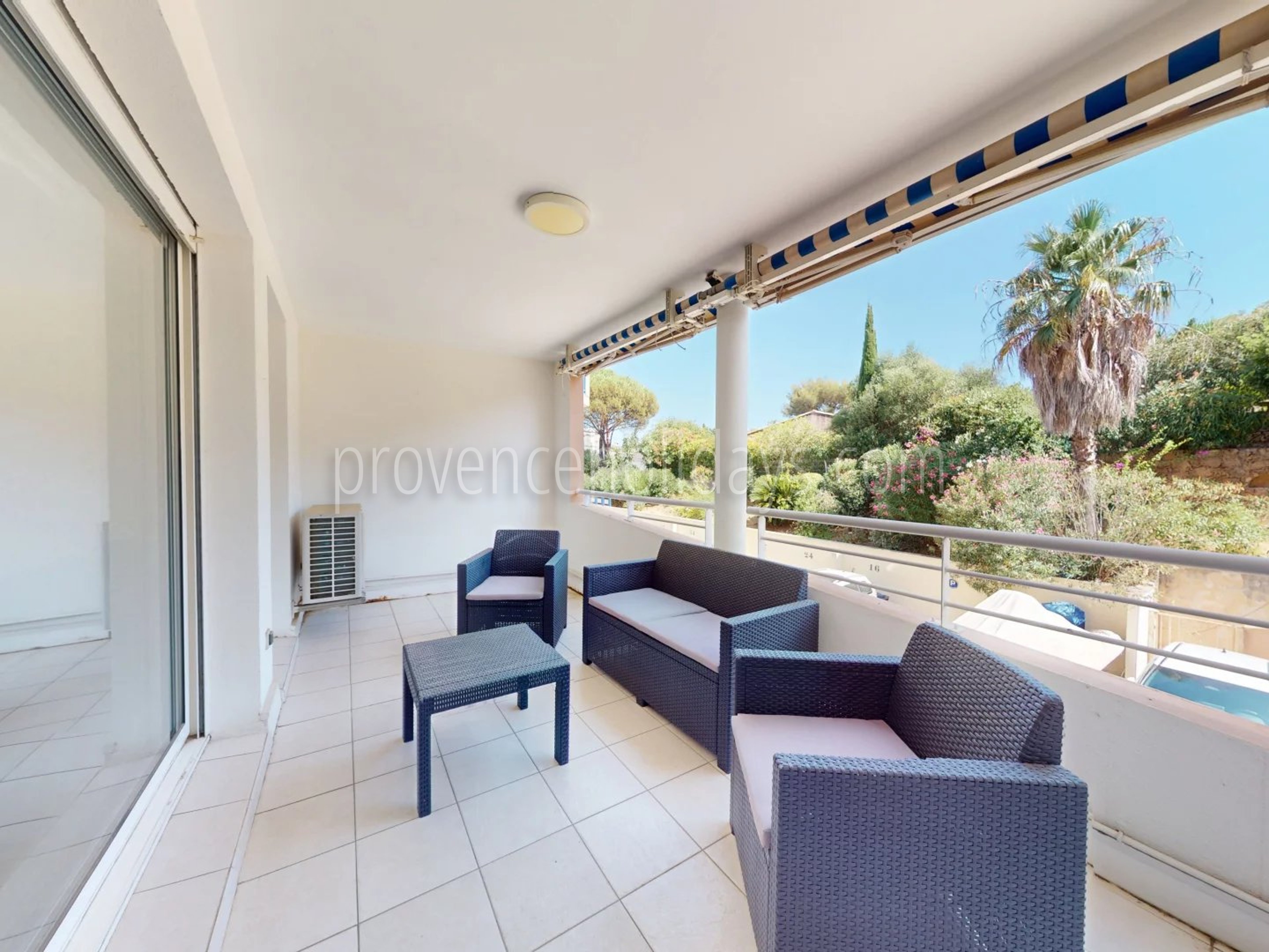 45 - Appartement in Cavalaire-sur-Mer: Villa: Exterior