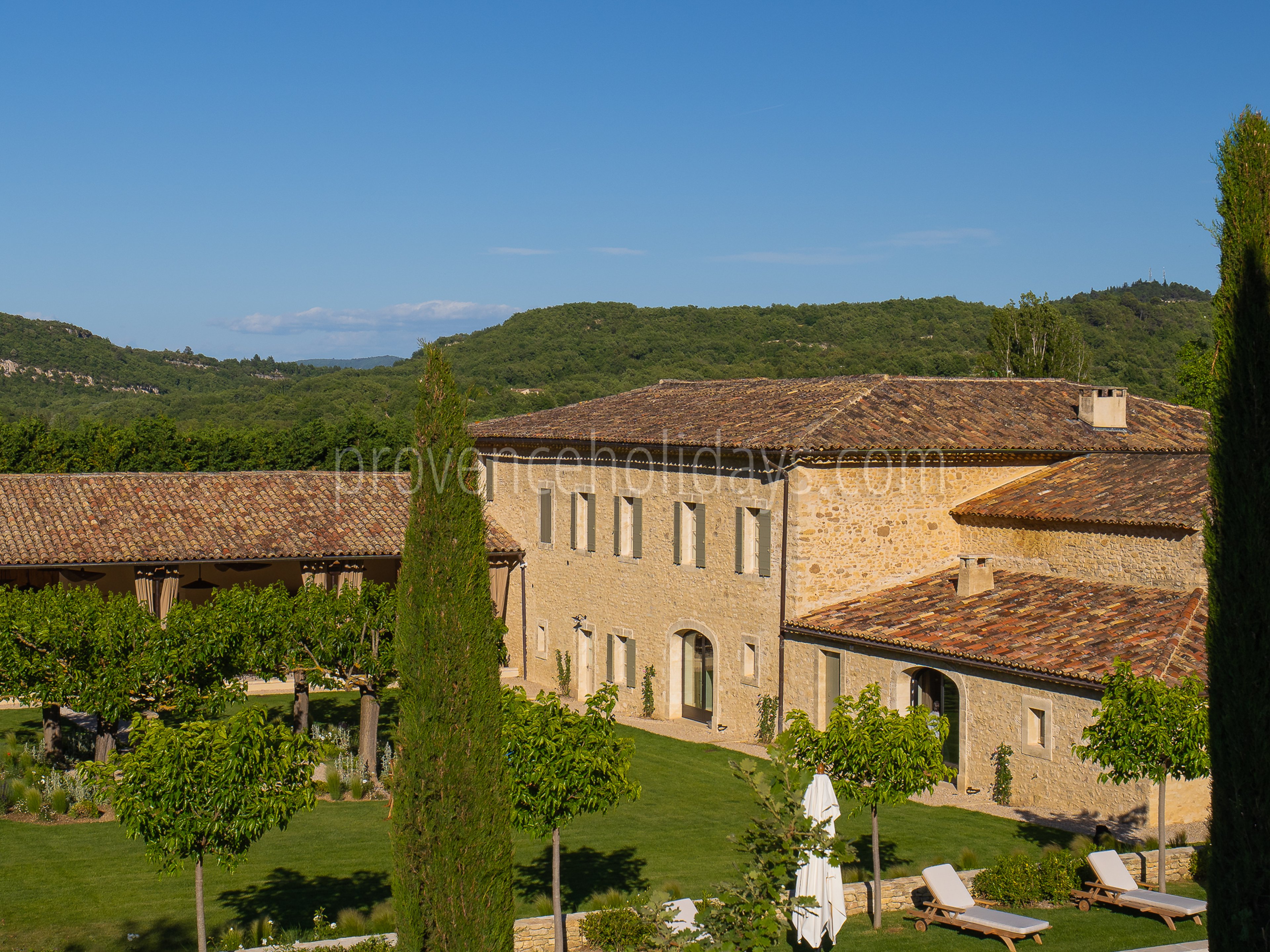 156 - Domaine des cascades: Villa: Exterior