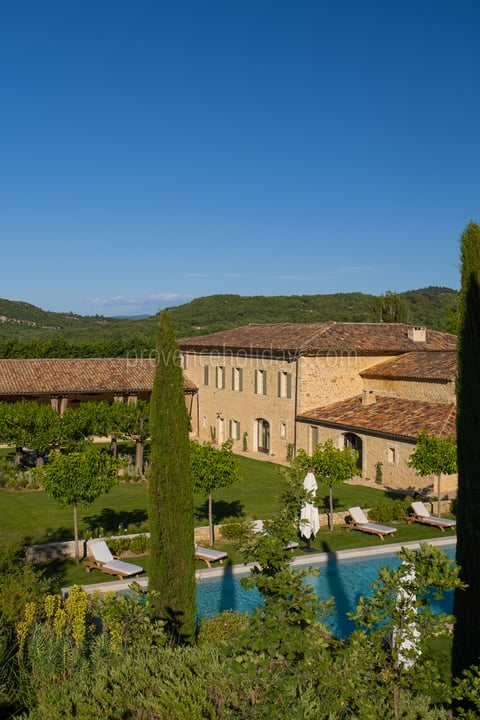 156 - Domaine des cascades: Villa: Exterior