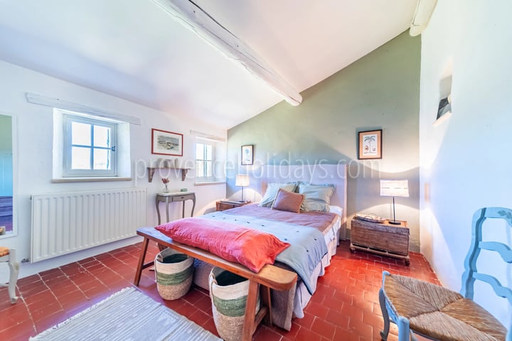 20 - Mas with inner courtyard in Gordes: Villa: Bedroom