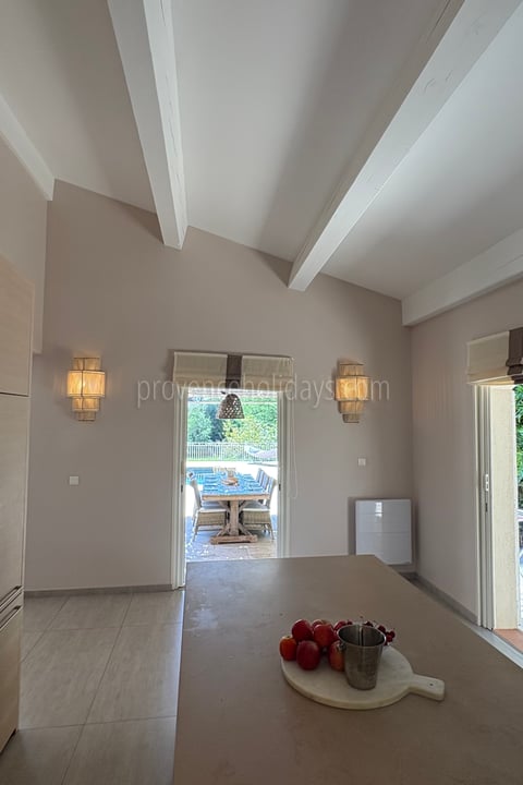 11 - Le Mas des Lys: Villa: Interior