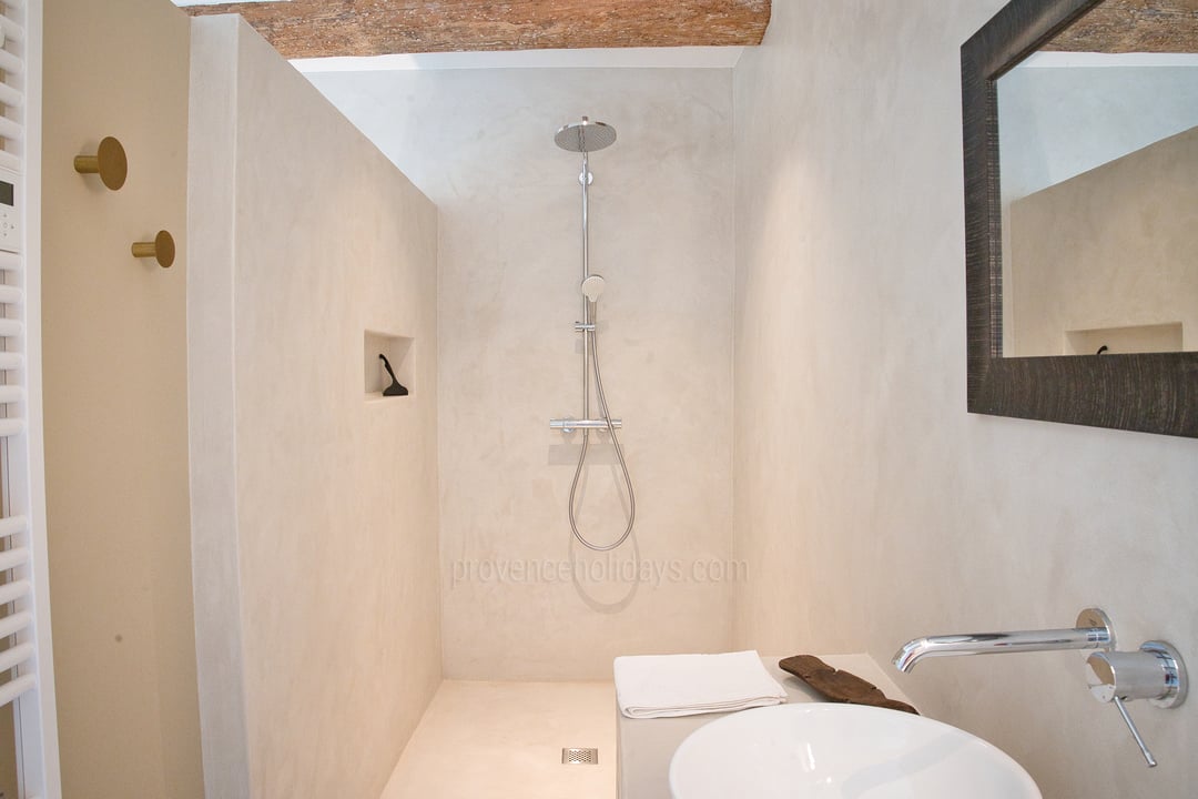 27 - Bastide du Lavoir: Villa: Bathroom