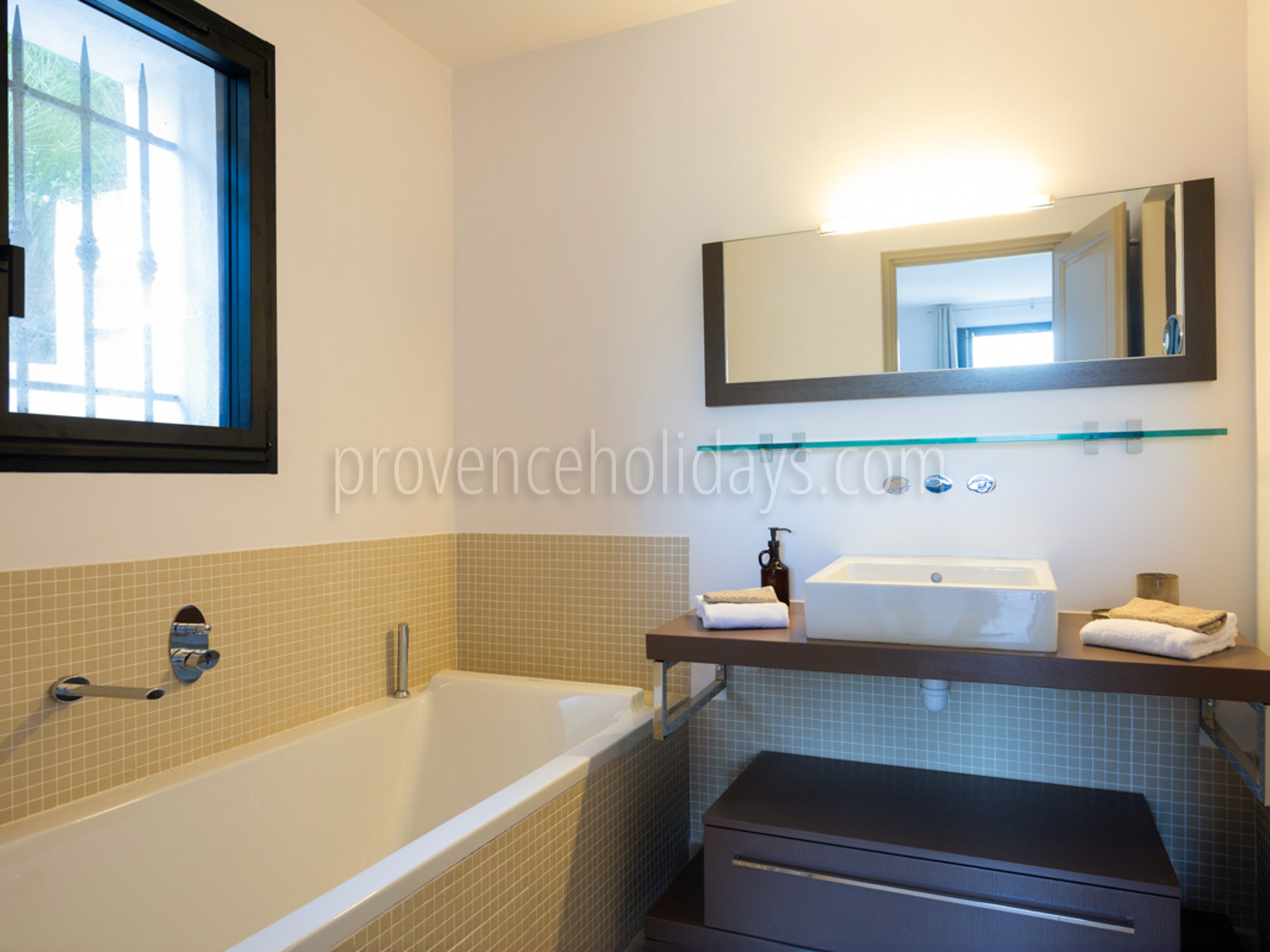 14 - Villa Belval: Villa: Bathroom