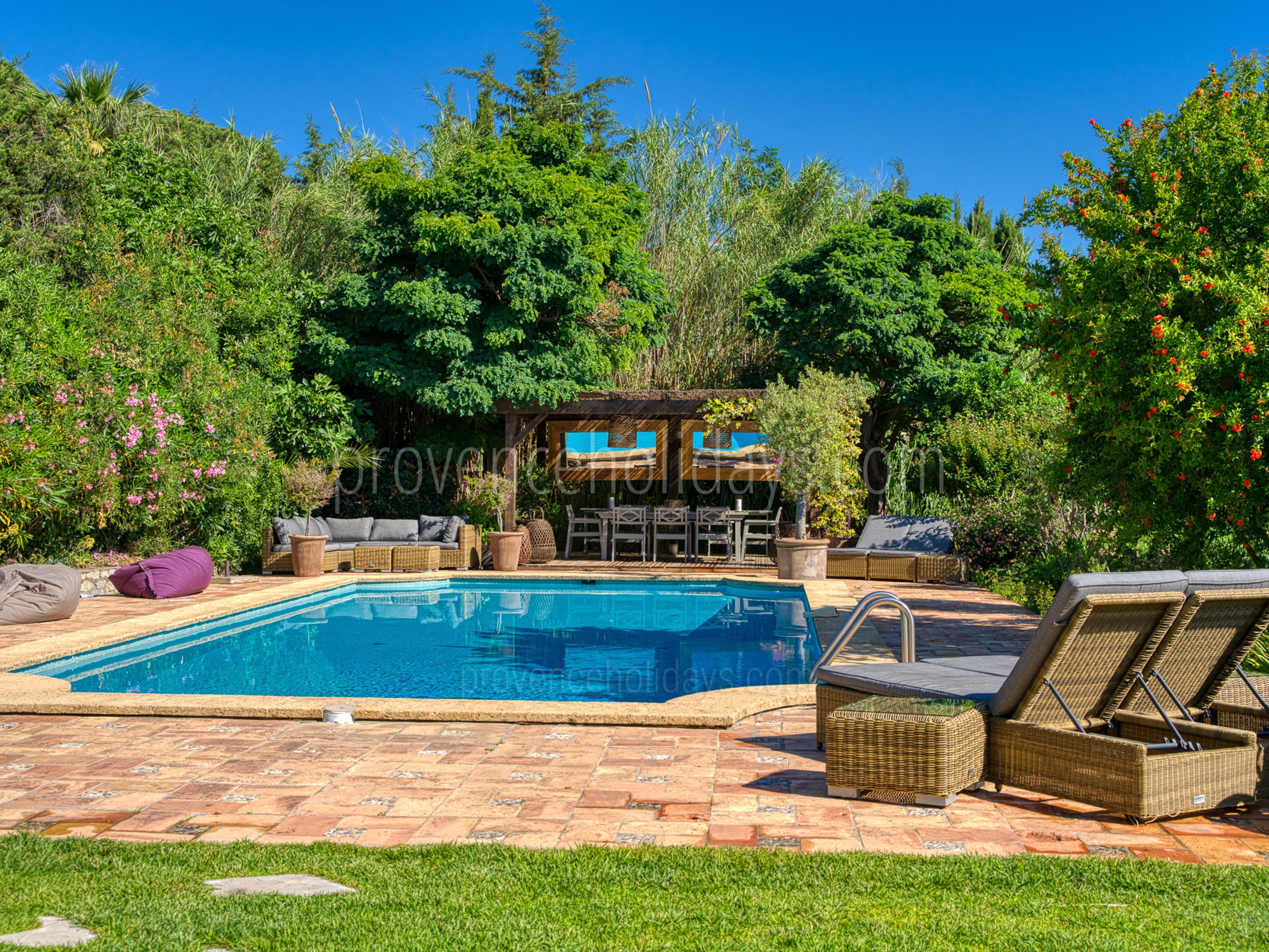 23 - Azur Horizon: Villa: Pool