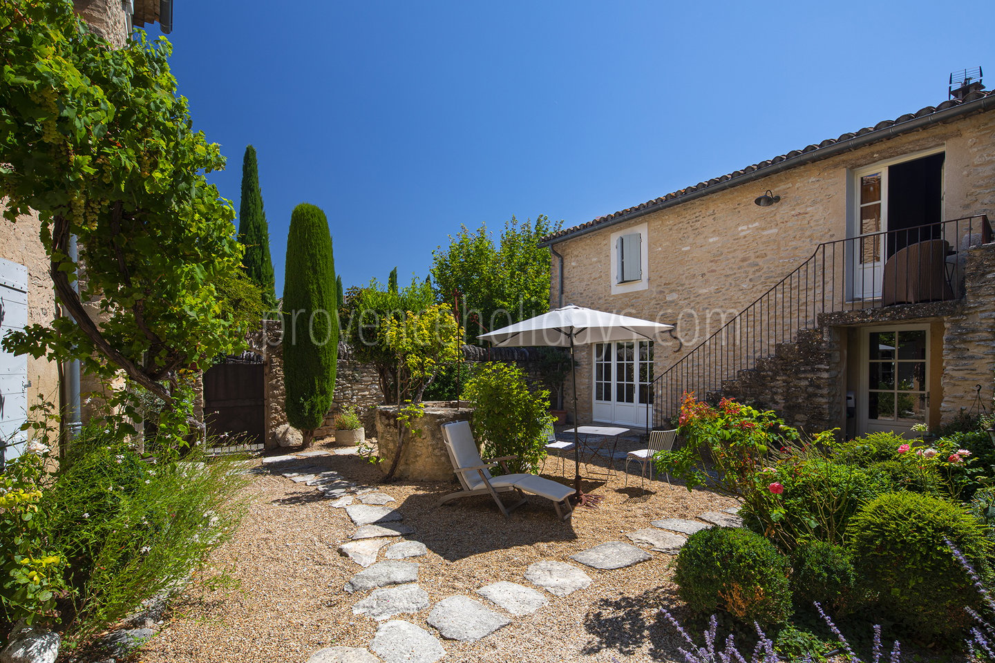 8 - Mas Cabrières: Villa: Exterior