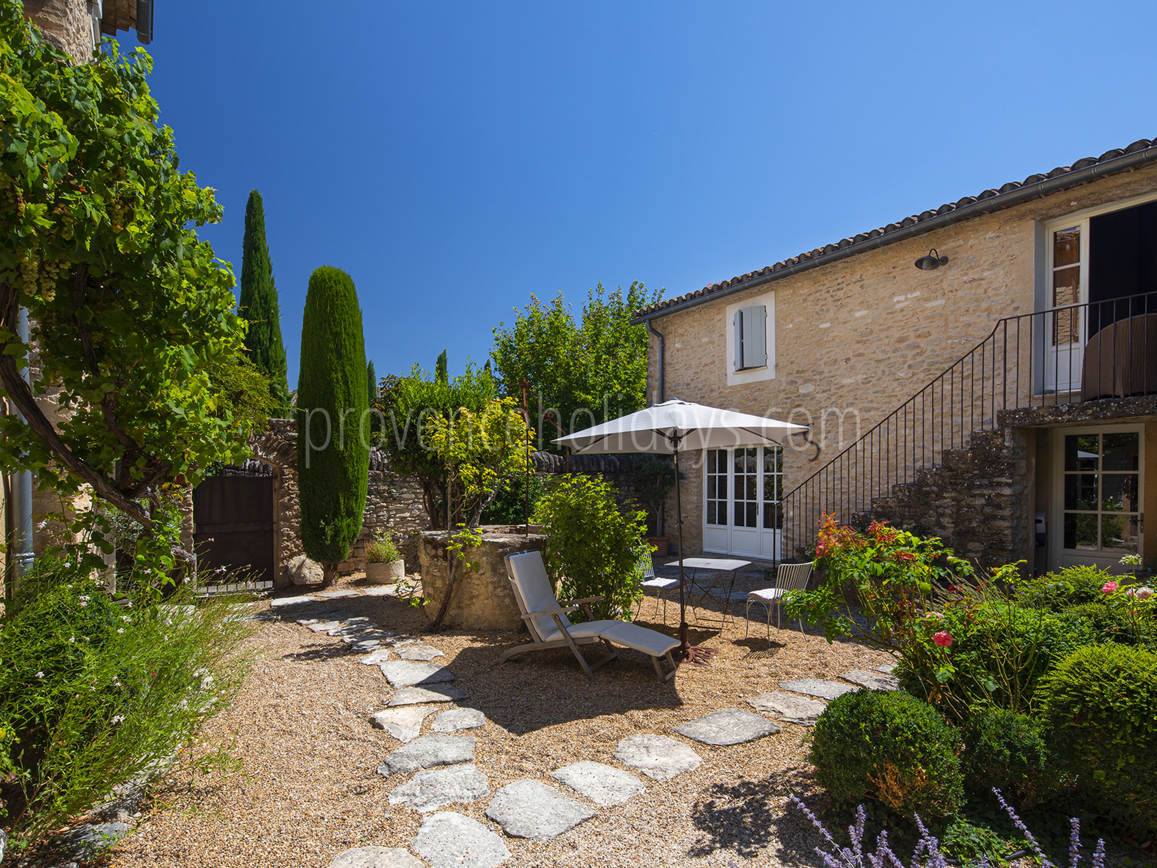 8 - Mas Cabrières: Villa: Exterior