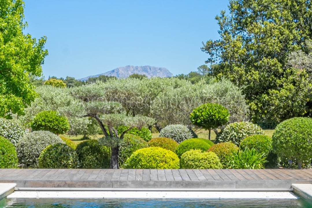 67 - Horizon Sainte-Victoire: Villa: Exterior