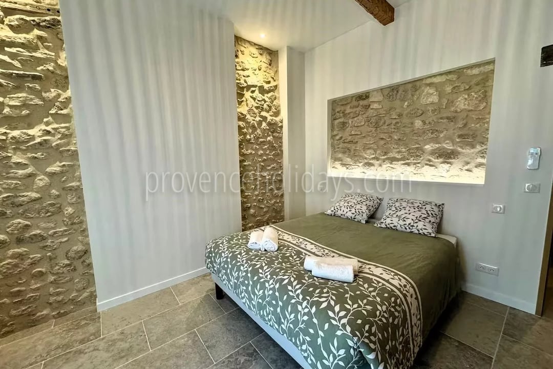 20 - Mas with pool in Bonnieux: Villa: Bedroom
