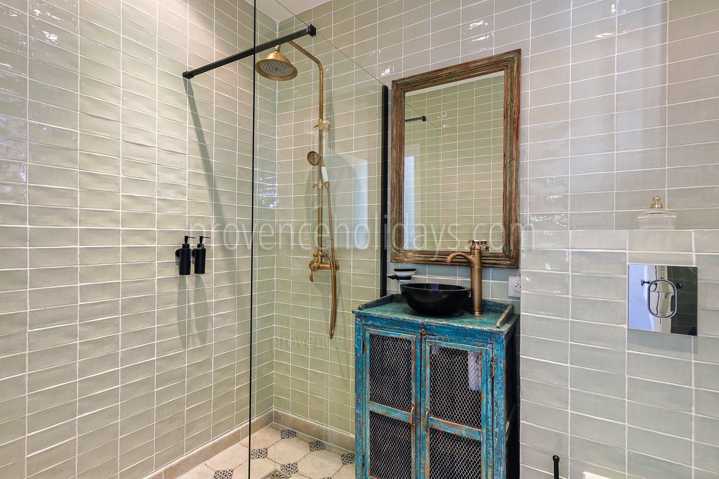 6 - Le Mas de la Garde: Villa: Bathroom