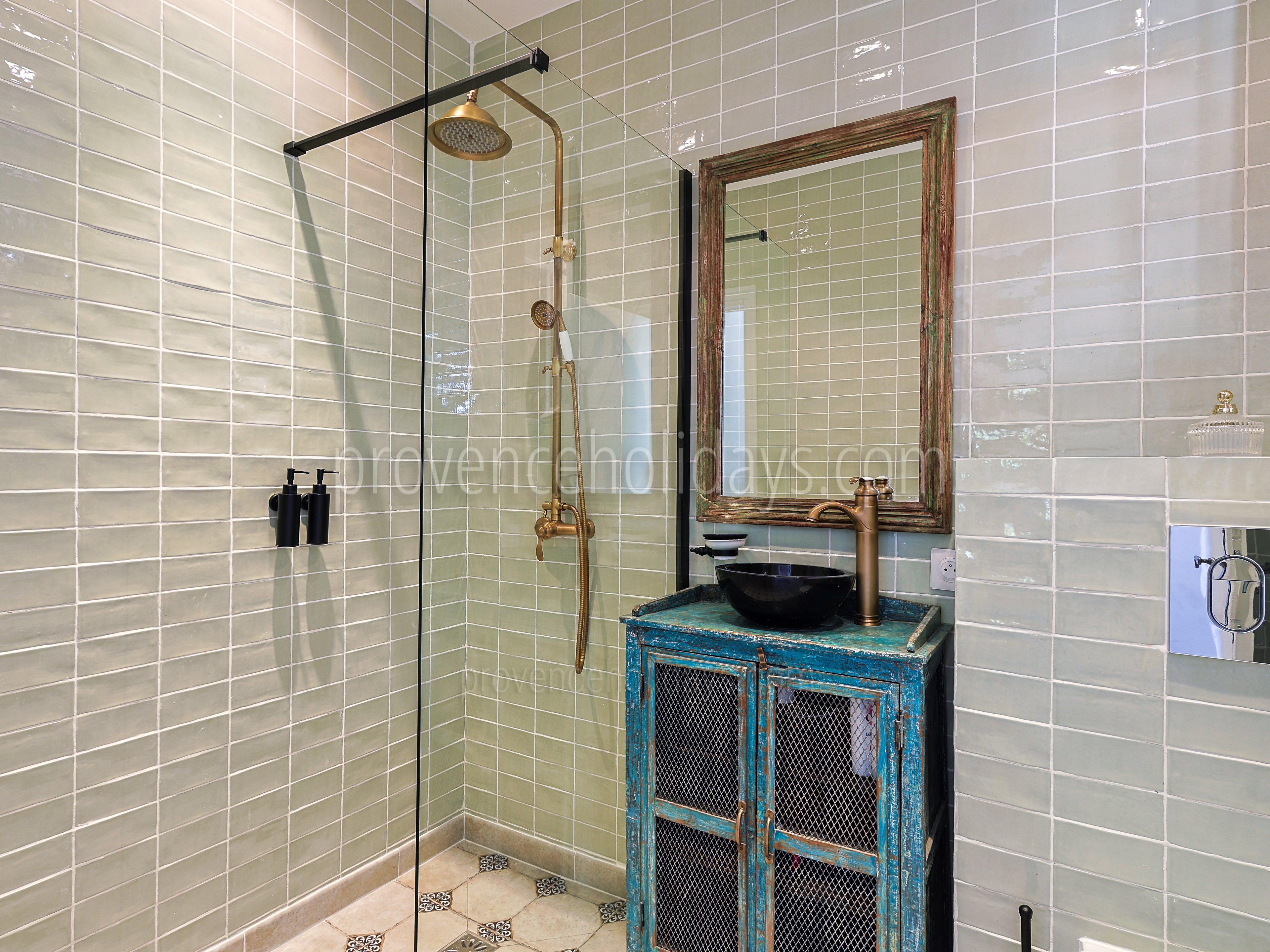 6 - Le Mas de la Garde: Villa: Bathroom