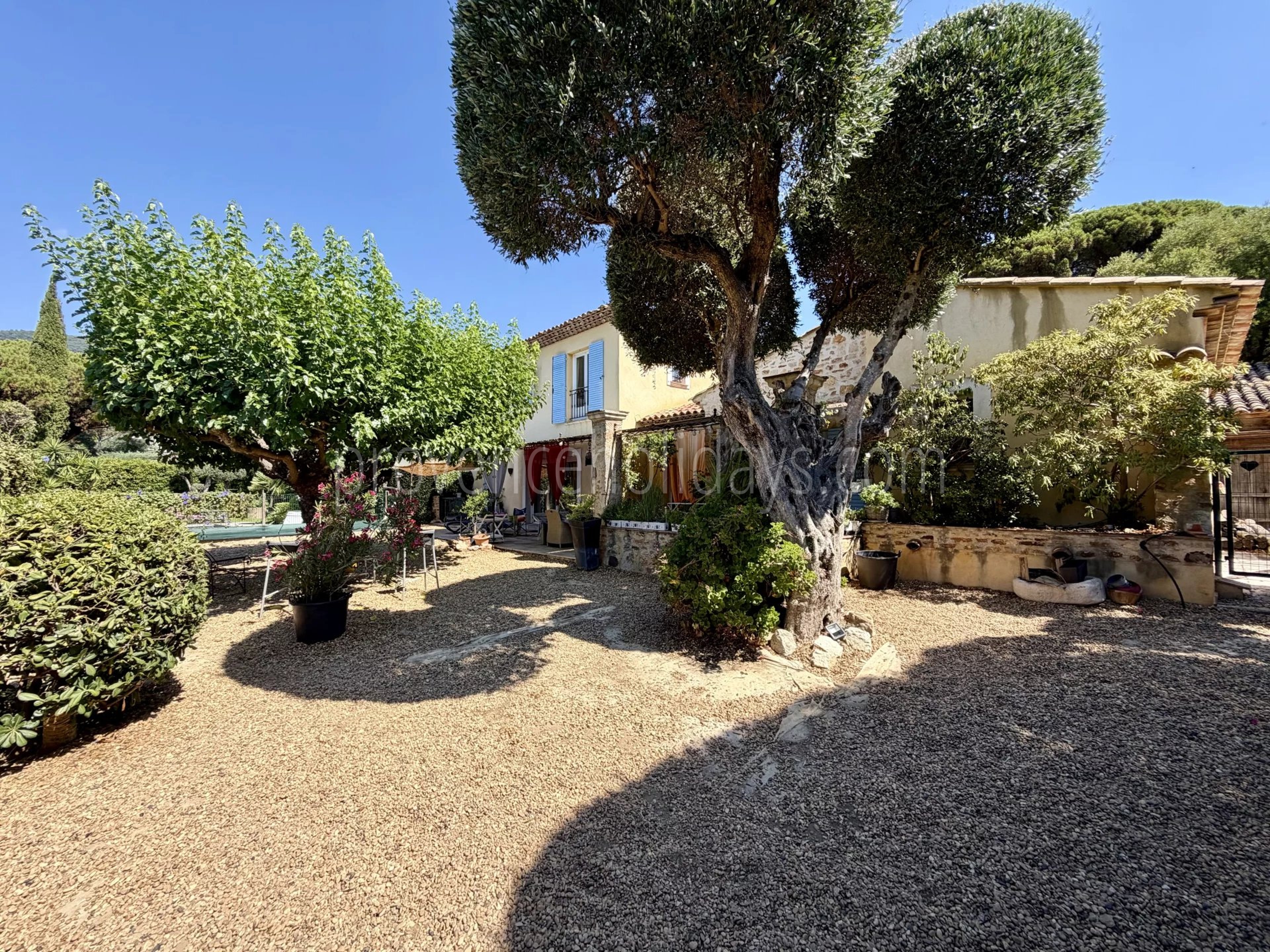 15 - Provençaalse villa in Cavalaire-sur-Mer: Villa: Exterior