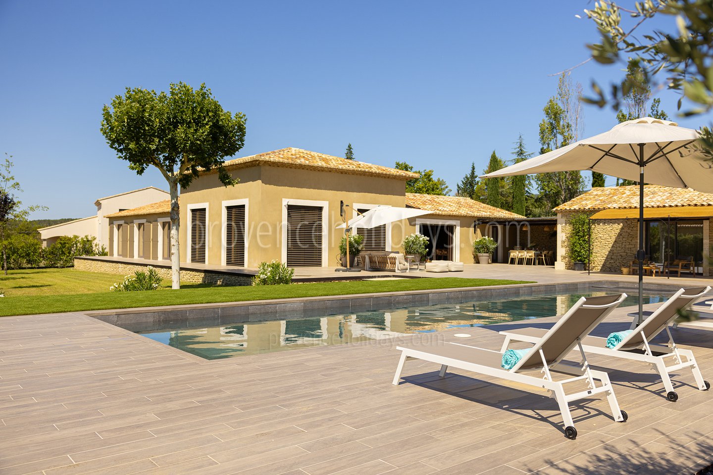13 - Mas Estelle: Villa: Exterior