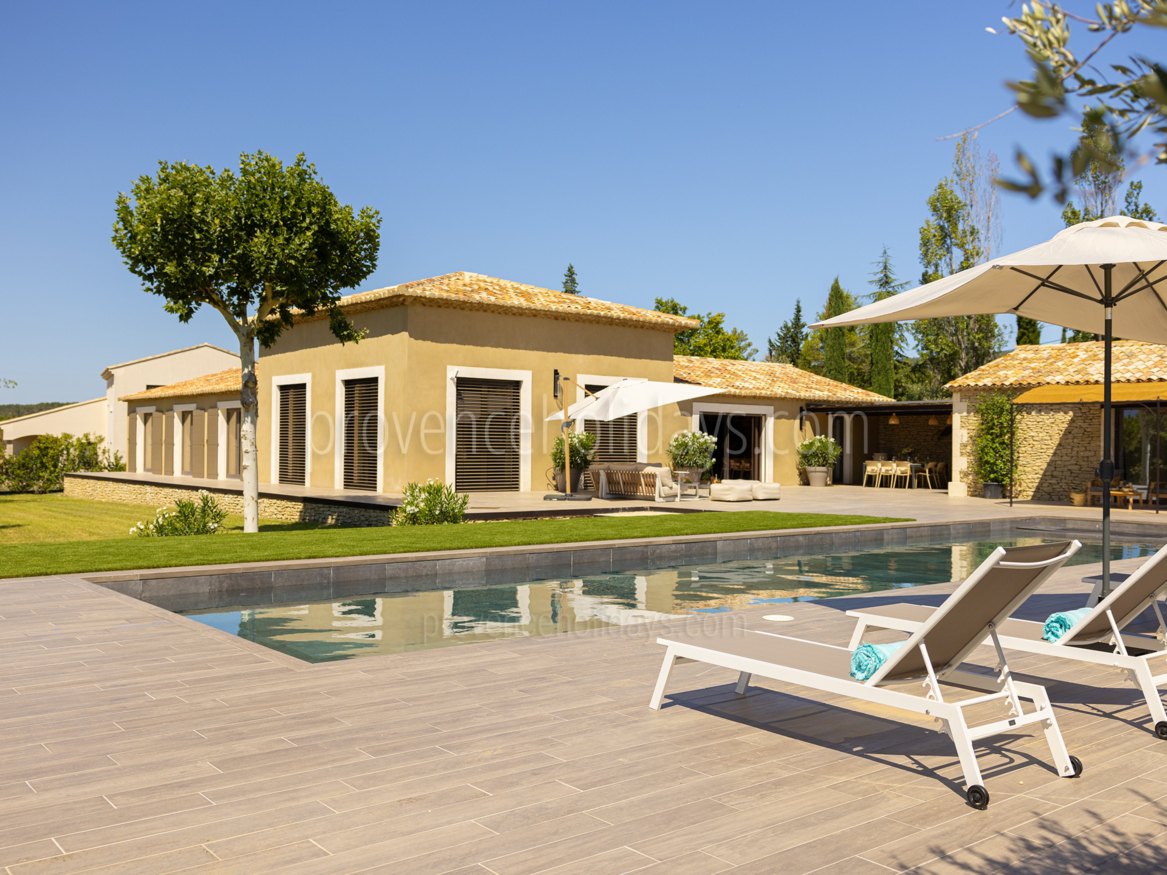 13 - Mas Estelle: Villa: Exterior