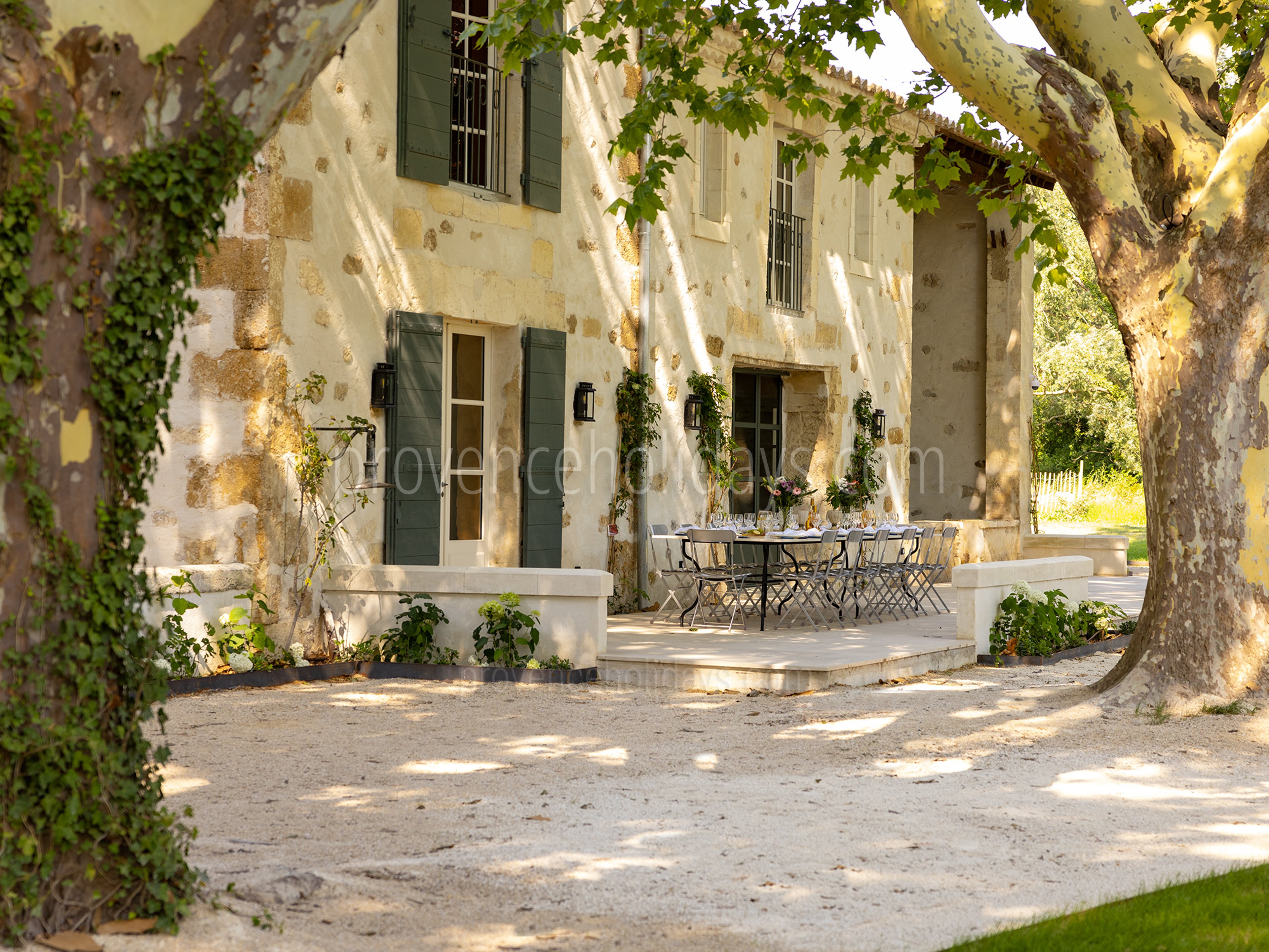 28 - Bastide Mouriès: Villa: Exterior