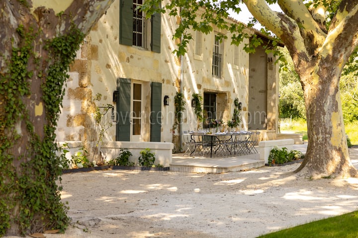 28 - Bastide Mouriès: Villa: Exterior