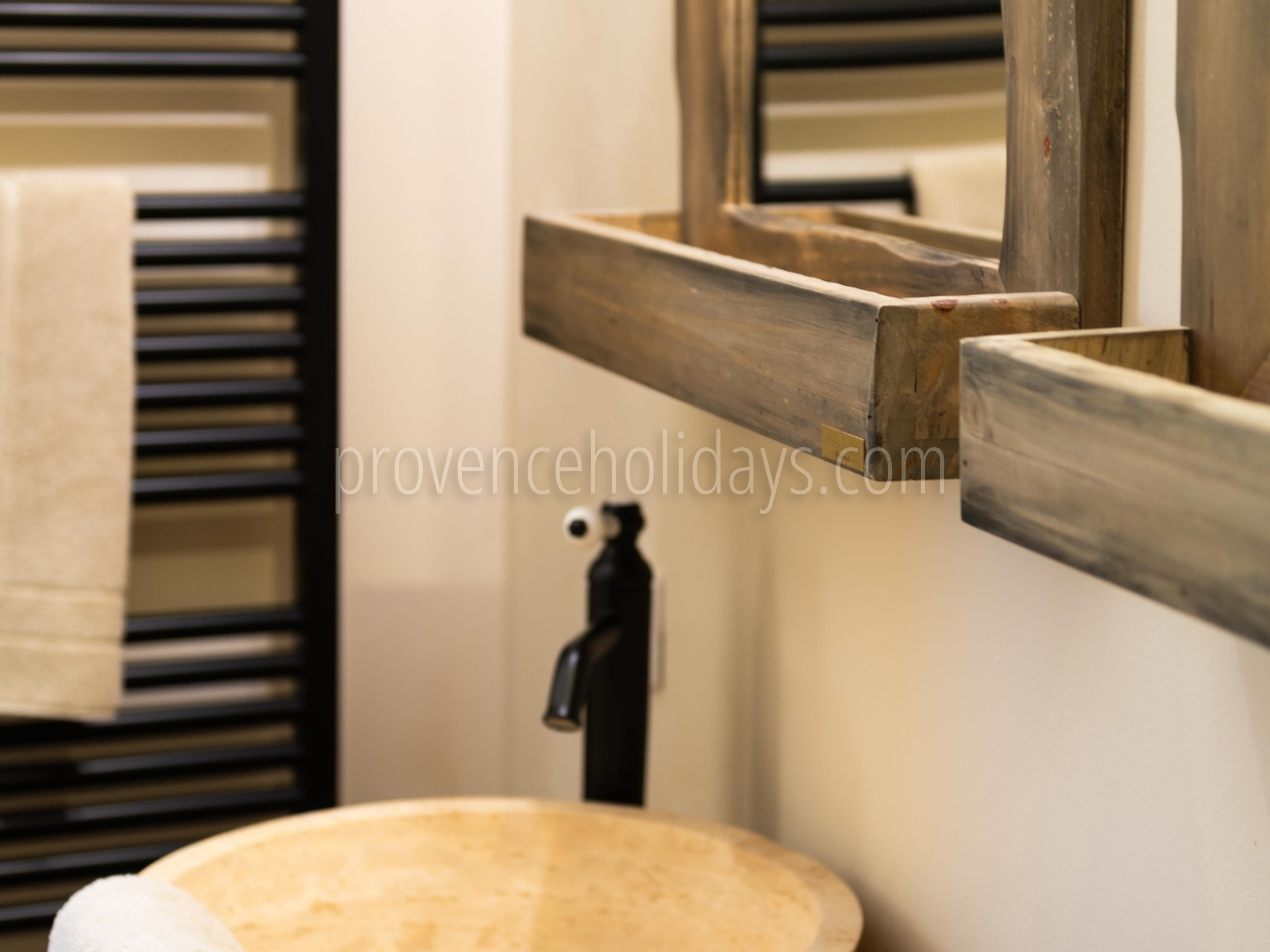 111 - Bastide Gergouven: Villa: Bathroom 9