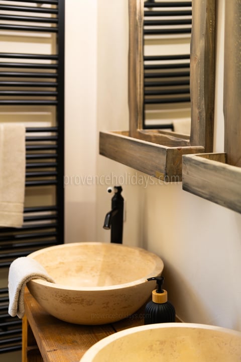 111 - Bastide Gergouven: Villa: Bathroom 9