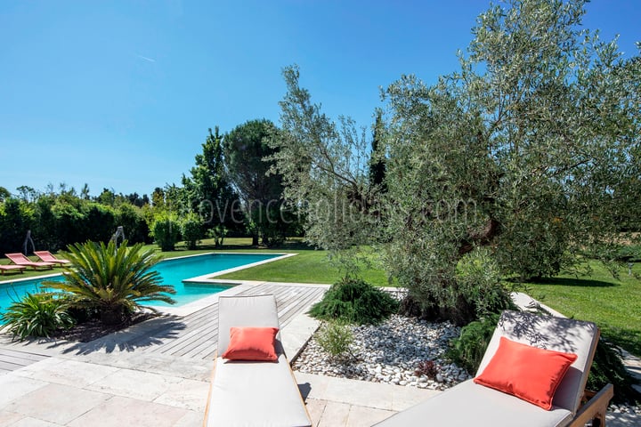 17 - Mas Luna: Villa: Exterior
