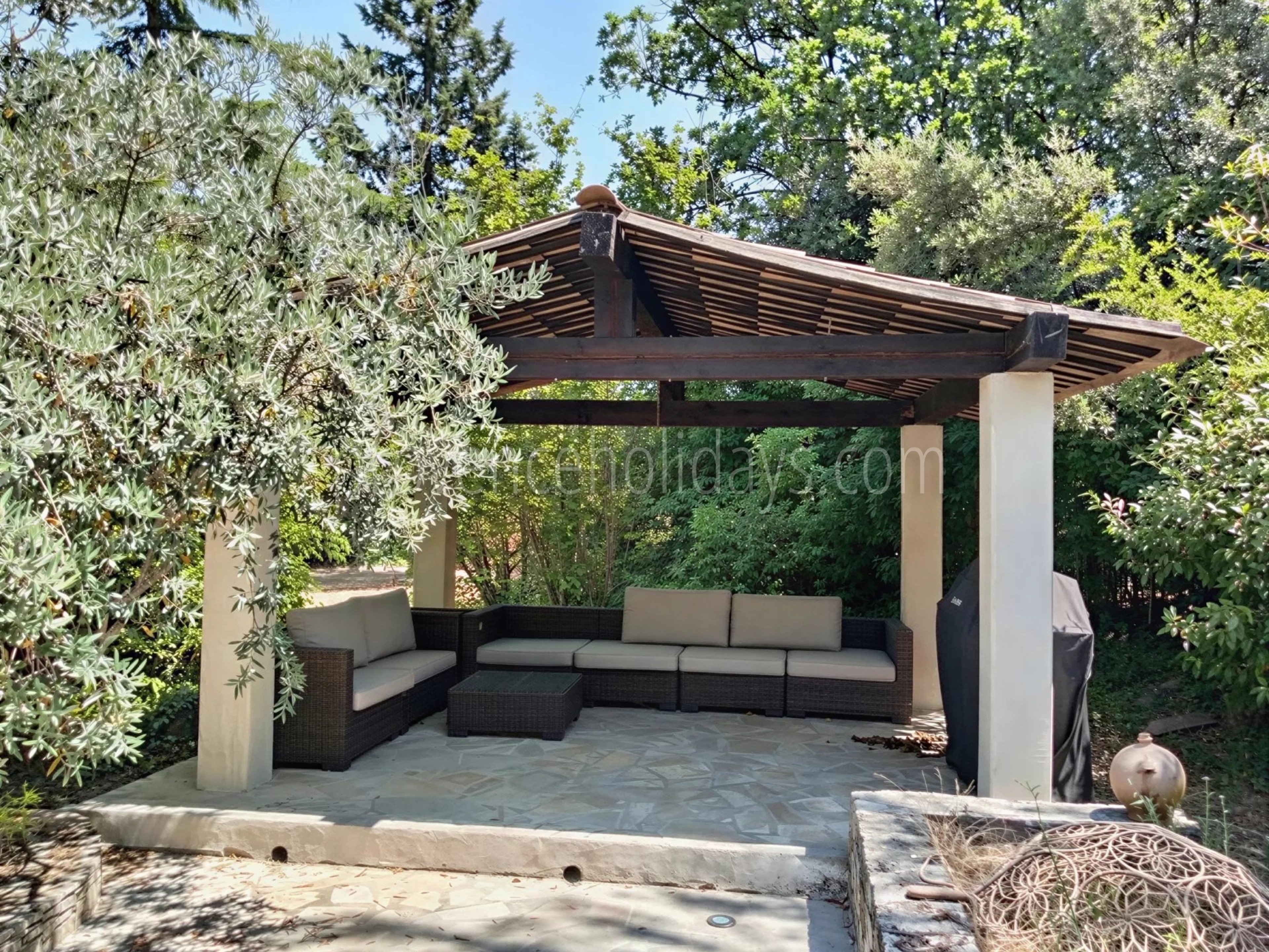 10 - Villa with pool in Draguignan: Villa: Exterior