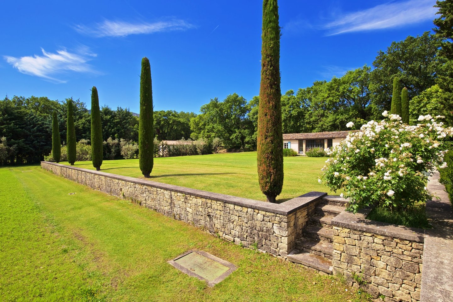 24 - Mas provence: Villa: Exterior