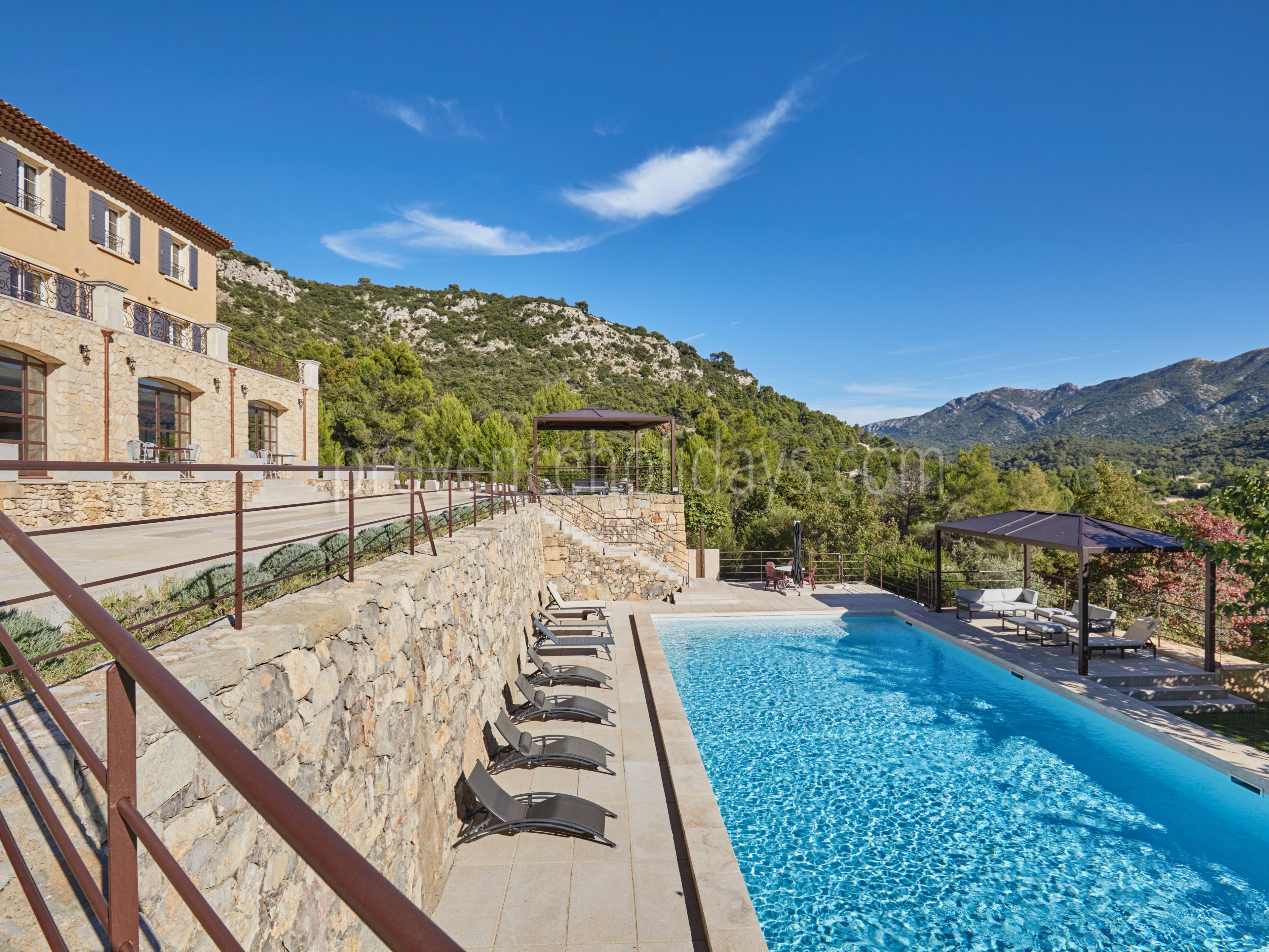 35 - À l\'Ombre de Cézanne: Villa: Pool